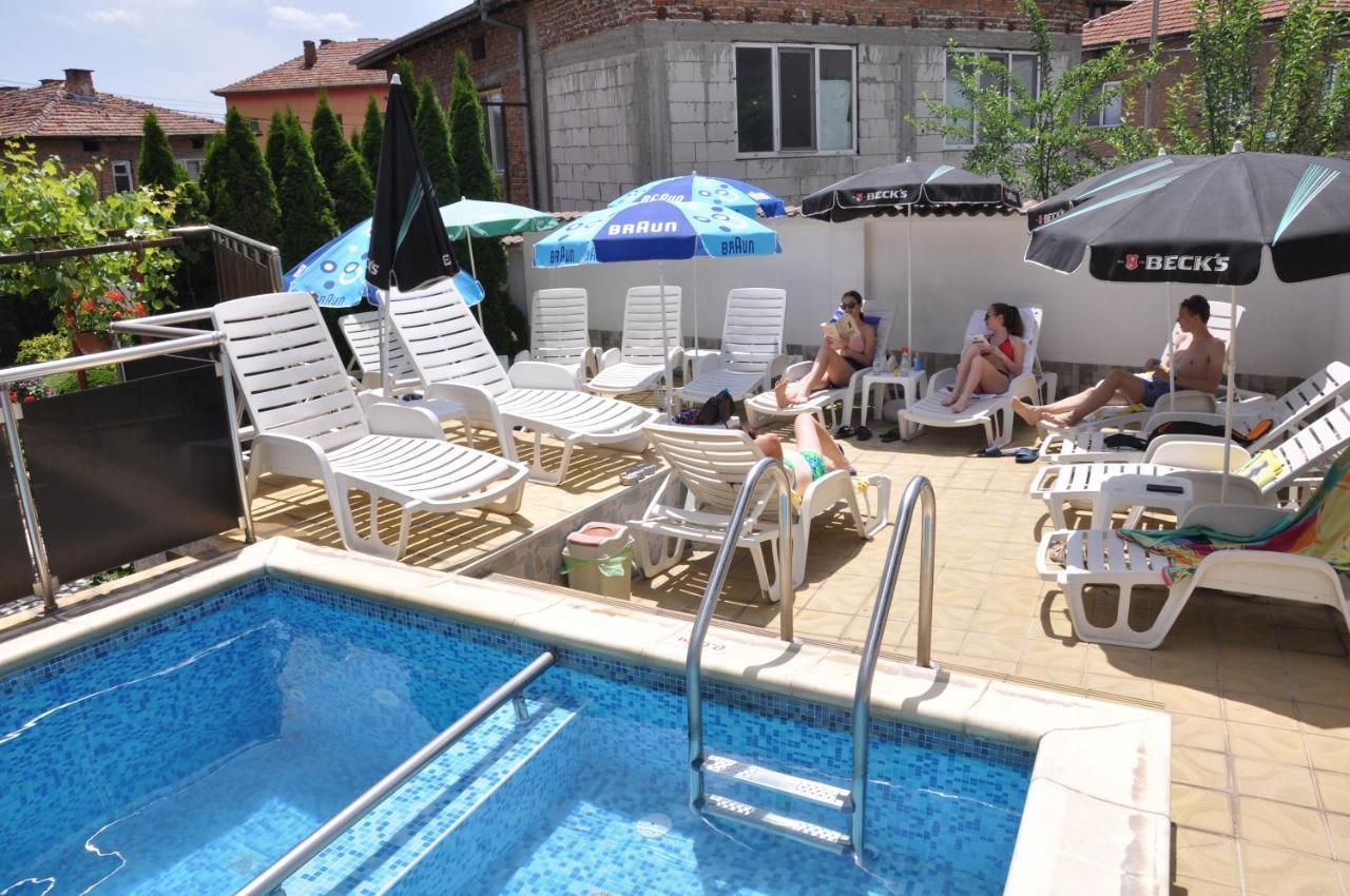 Family Hotel Dalia Velingrad Exteriör bild
