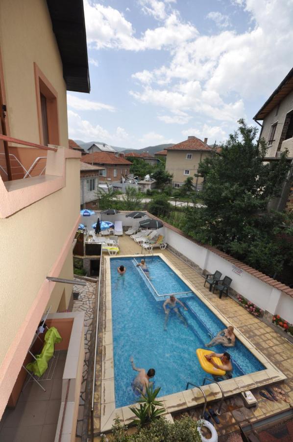 Family Hotel Dalia Velingrad Exteriör bild