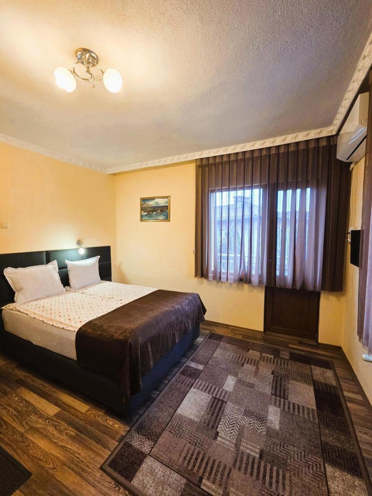 Family Hotel Dalia Velingrad Exteriör bild