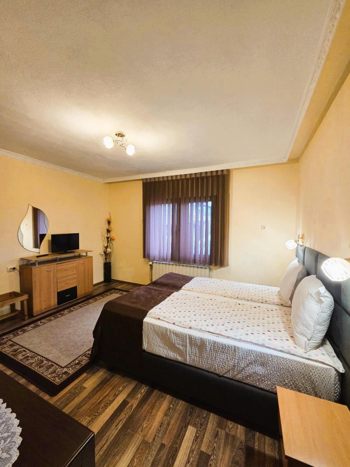 Family Hotel Dalia Velingrad Exteriör bild