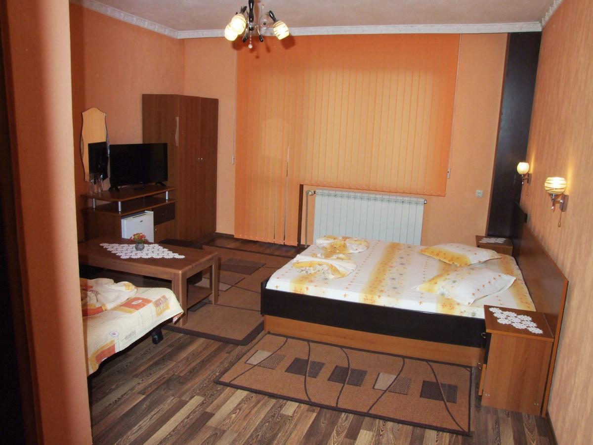 Family Hotel Dalia Velingrad Exteriör bild