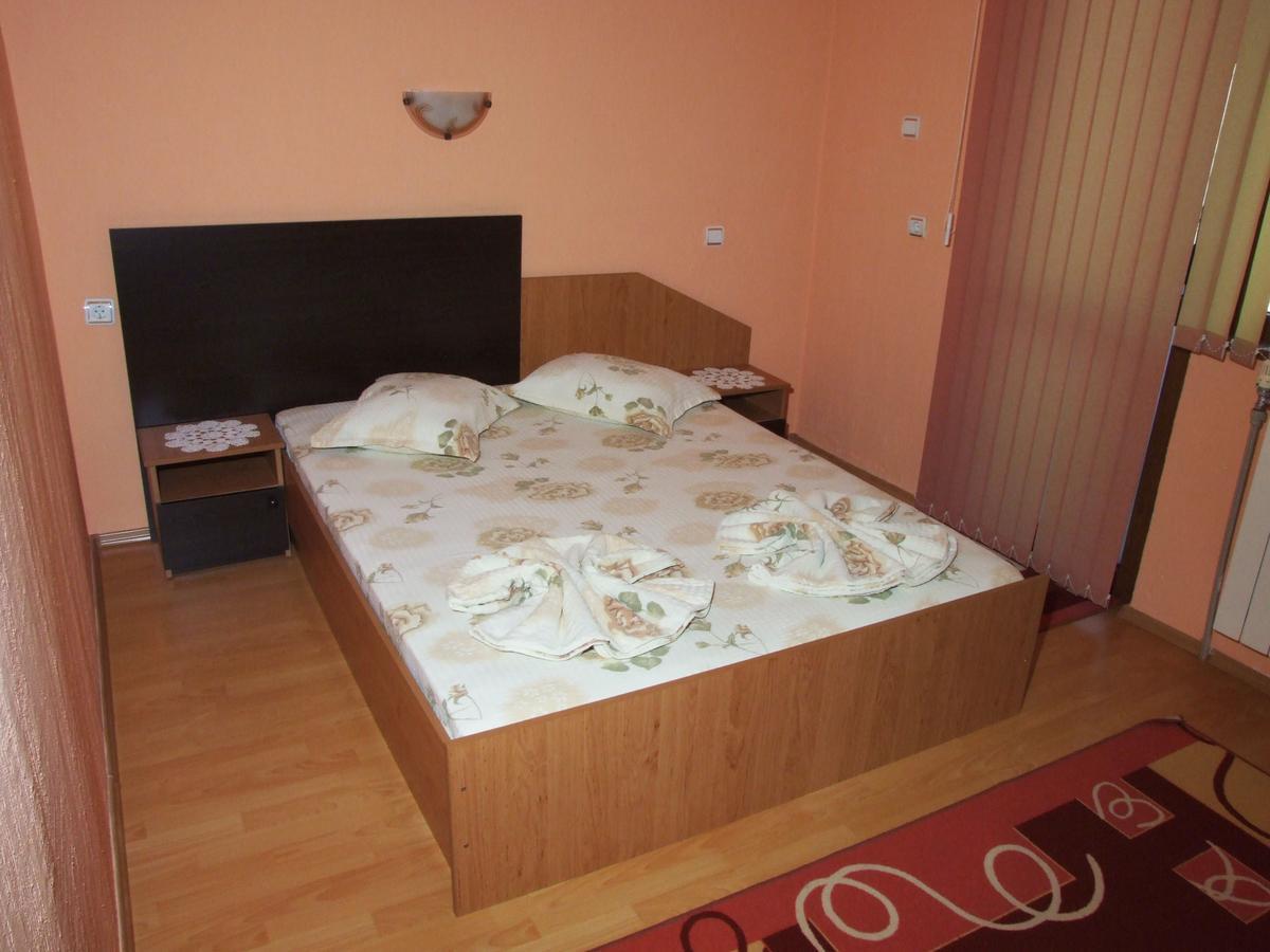 Family Hotel Dalia Velingrad Exteriör bild