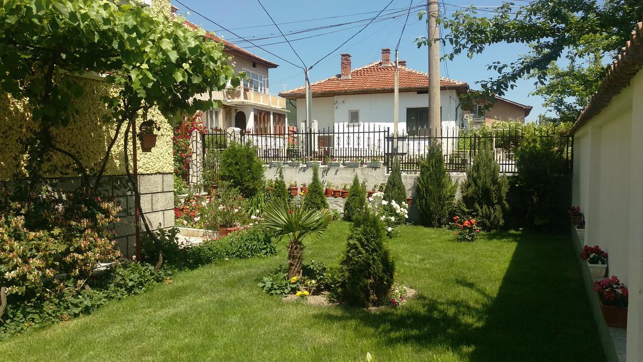 Family Hotel Dalia Velingrad Exteriör bild