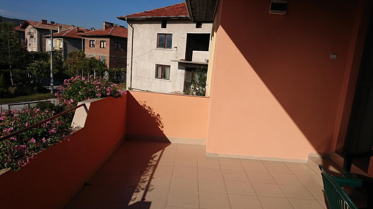Family Hotel Dalia Velingrad Exteriör bild
